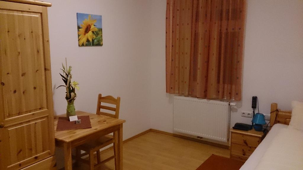 Gasthof Zum Goldenen Pflug 암스테텐 객실 사진
